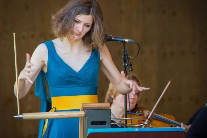 特雷门琴演奏原理