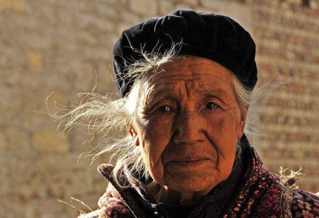 饱经风霜的脸是什么意思？