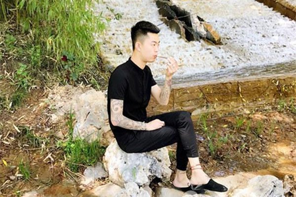 巴扎黑个人资料 缺心眼公开说自己的黑料