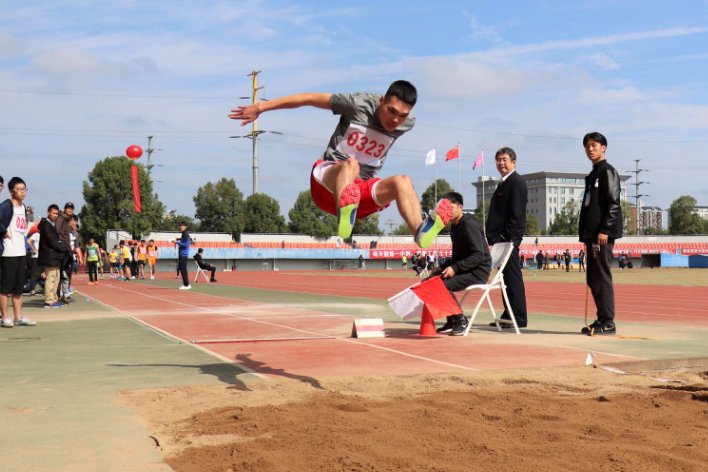 赞跳远运动员赞词