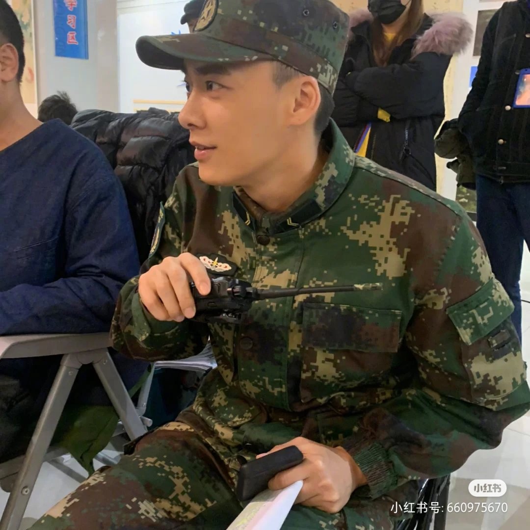 公安局长和军长哪个级别大？