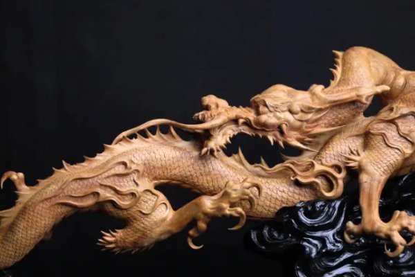 飞燕游龙打一动物生肖