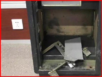 我家的老式保险箱(转动)10 20 30 40 50 60那种，密码忘记了有钥匙。怎么才能打开，