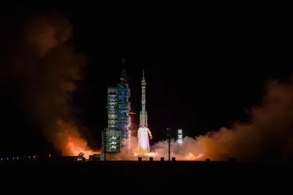 神14已进入应急发射待命状态，为什么神13刚发射，神14就在待命了？