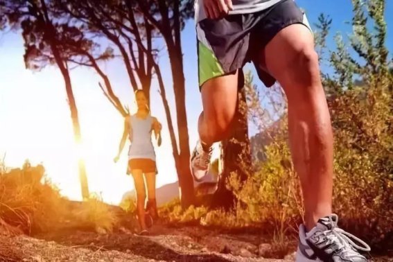 波浪蹲是什么姿势图片？