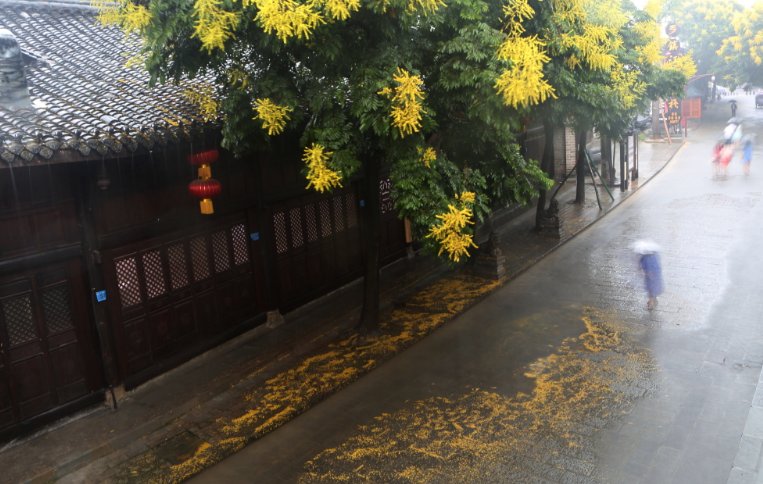 “一层秋雨一层凉”下一句是什么？
