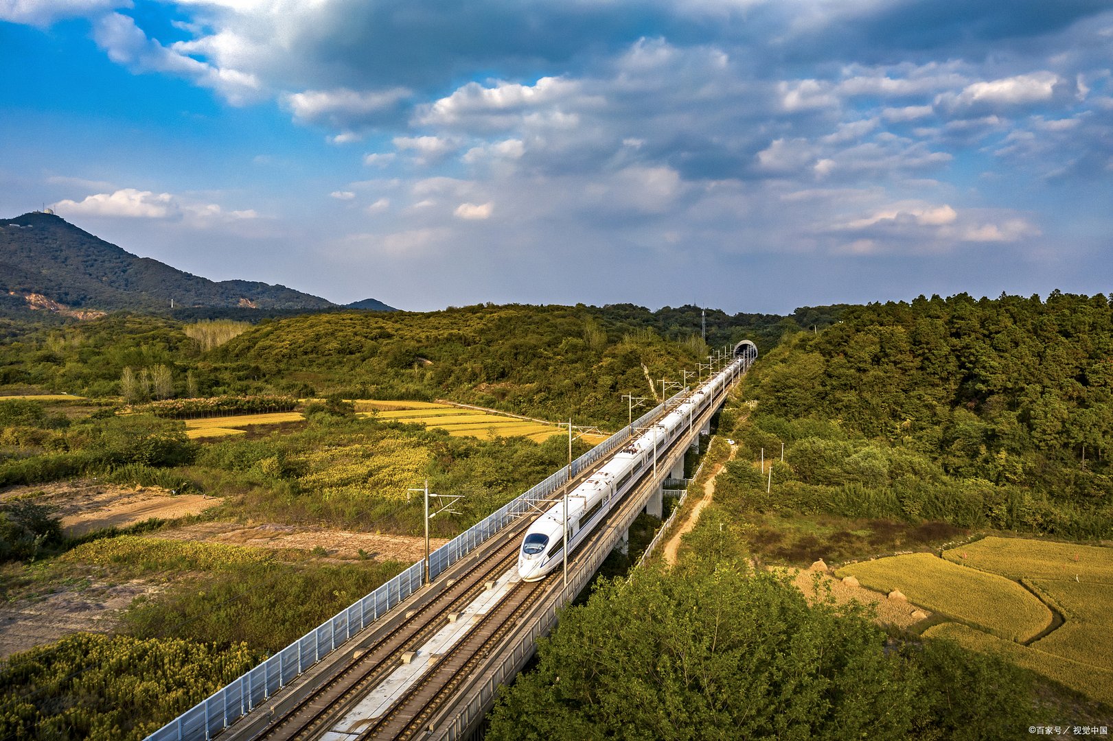 黑龙江9月的天气怎么样呢？温度一般是多少呢？黑龙江9月是秋天吗？