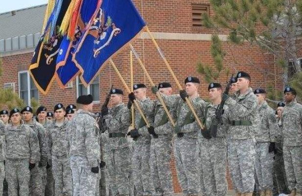 北极熊团一共有多少兵力？