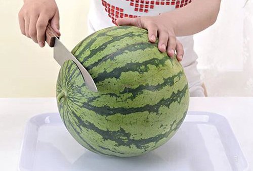 冻雨洒窗，东两点西三点。下联是什么？急求