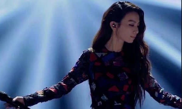 hebe的《离岛》是什么歌？