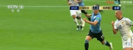 乌拉圭3比0胜俄罗斯门将功不可没黑马出现,东道主输球仍出线