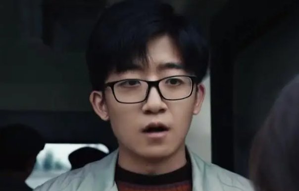 最后的最后明中和谁在一起了