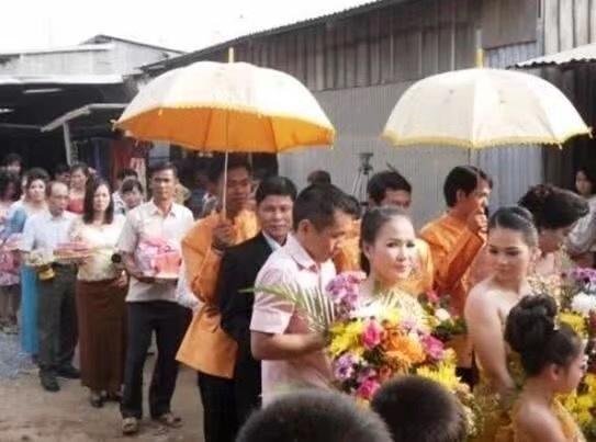 新娘被灌酒遭好友强奸，新郎竟然在一旁拍照，结局如何？