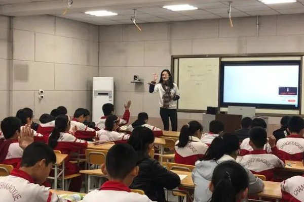 请教桧风的读音，有人说是gui feng，有人说是feng，