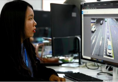 哪种新兴职业被称为人工智能的“启蒙老师”？