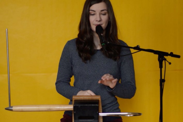 特雷门琴演奏原理