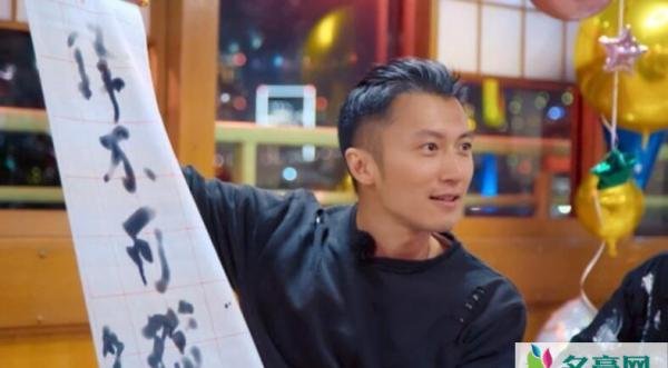 谢霆锋赞周杰伦王菲 大赞都是同样单纯的人