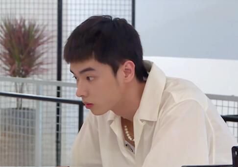 我们恋爱吧夏侯政一背景 夏侯政一是富二代吗