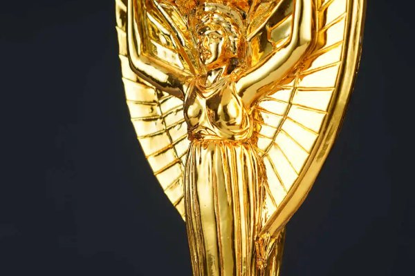 第一届世界杯的奖杯是谁设计的