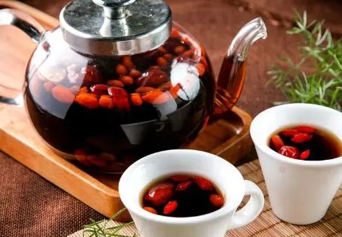 “护肝打卡群”一天吃27片营养素，如此养生真的能起到养生作用吗？