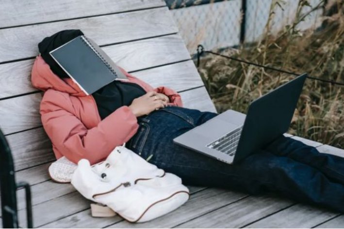 男默女笑什么意思啊