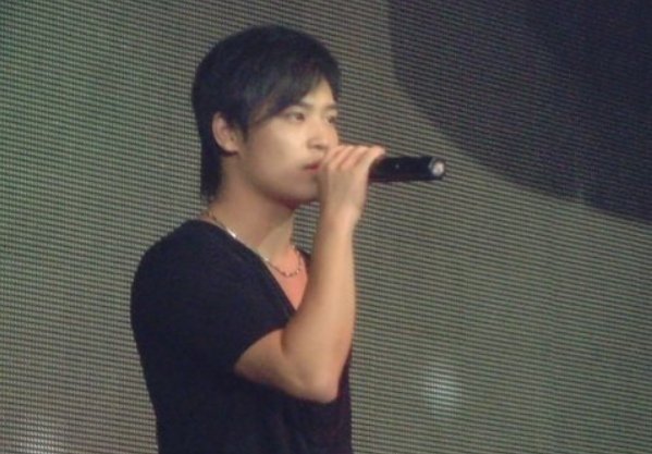 爱你痛彻我心扉,伤了心还残留一片天。是哪首歌的歌词?