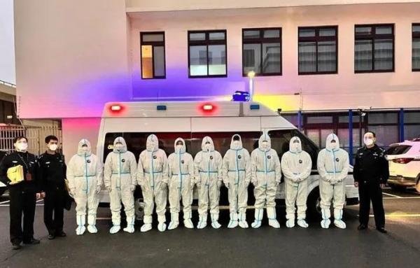 9人开豪车凌晨飙车被刑拘