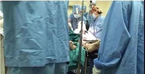 在医院全面推行强制安检制度！丁列明代表这份议案，令人百感交集！