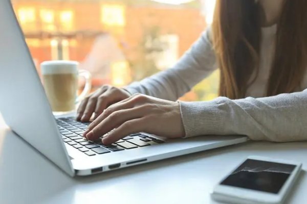 出库入库库存自动增减表格怎么做