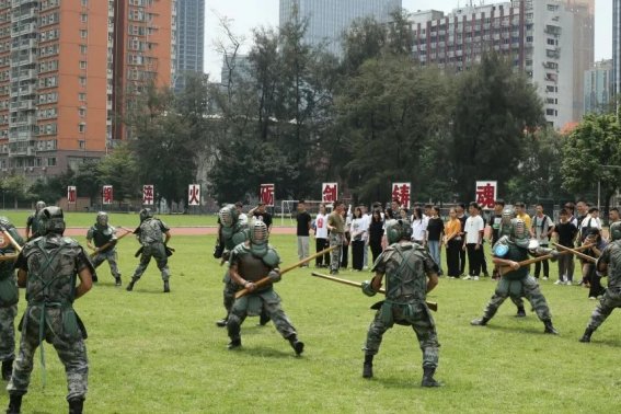 中国人民解放军大学是985还是211