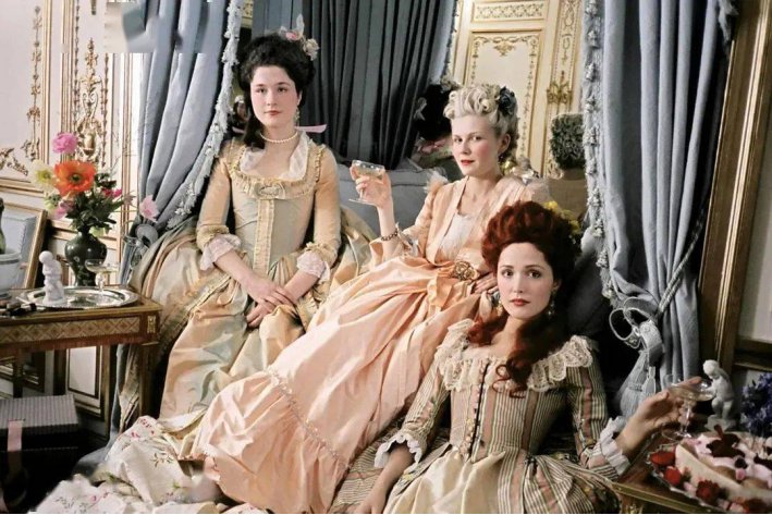 罗可可的产生与中国艺术没有关系。()