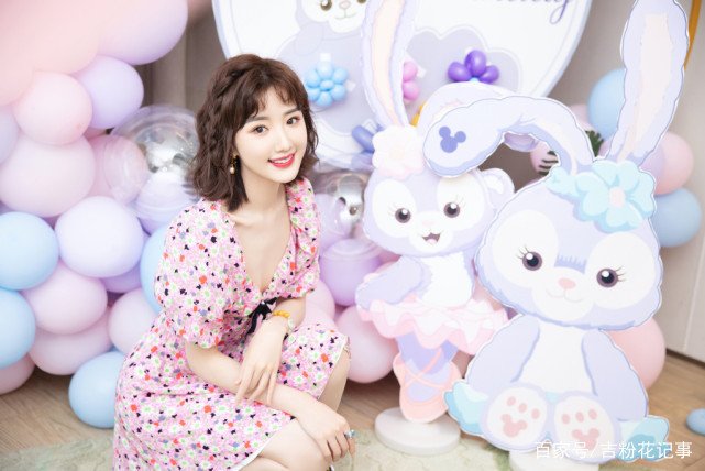 网友曝毛晓彤拒绝给父亲5000万，结果如何？