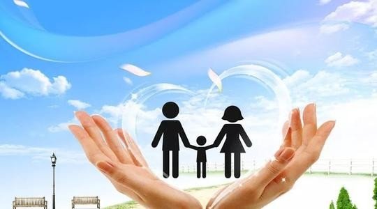 玄德在时无祸灾(打一成语)