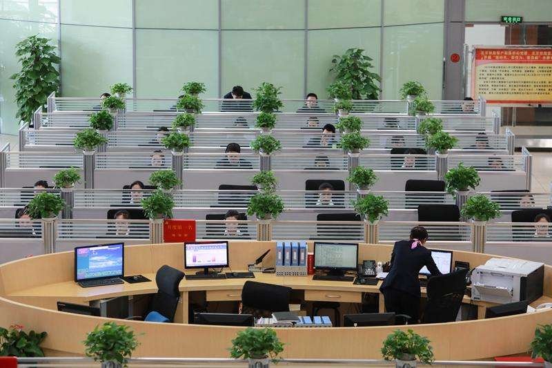 请问高铁的客服电话是多少？