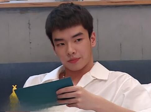 我们恋爱吧夏侯政一背景 夏侯政一是富二代吗