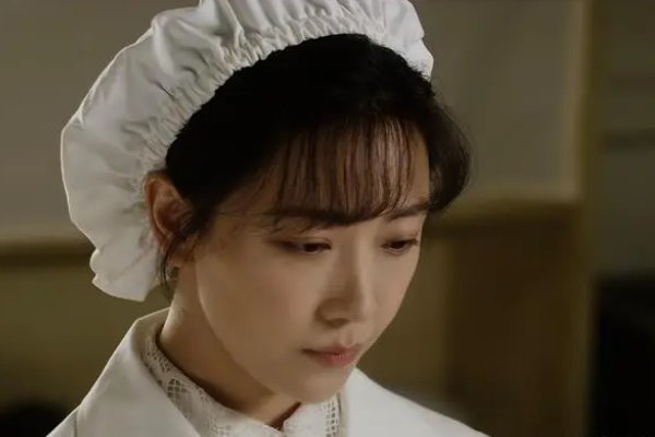 画眉里的白卉是特务吗