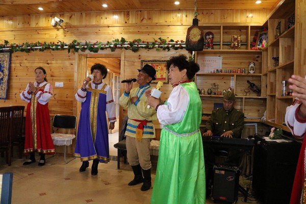 五十六个民族五十六朵花改了歌词吗