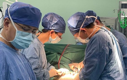 济阳从17楼坠落生还女童已经出院，孩子是否会留下后遗症？