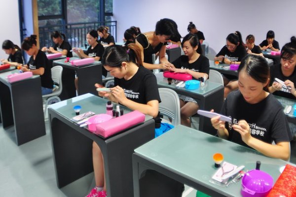 学美甲要花多少钱？