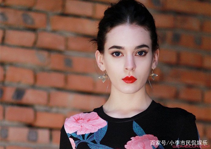 《星光大道》走红的美国歌手唐伯虎，她现况如何？