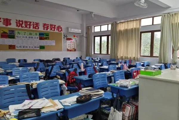 宋焰许沁第一次是高中吗