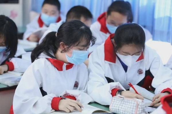 忆昔抚今打一准确生肖