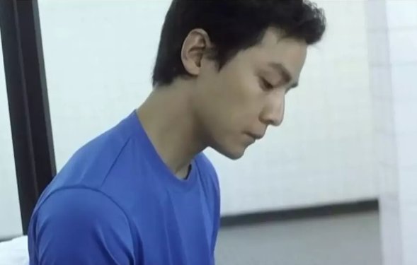 吴彦祖演的《妖夜回廊》看不懂，谁能解释下怎么回事？