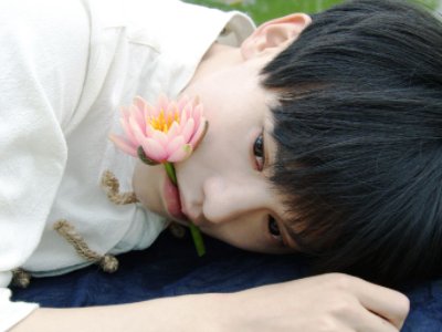 少年不戴花是什么意思？