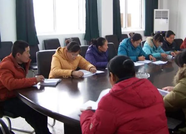 发展社会主义先进文化,不忘本来、吸收外来、面向未来,更好构筑( )、中国价