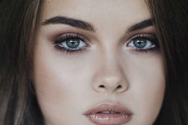 深邃的眼睛是什么意思?